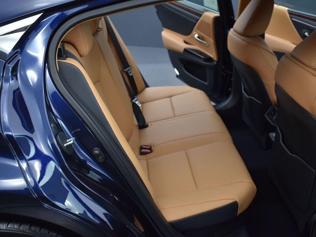 new 2025 Lexus ES 300h car, priced at $51,244