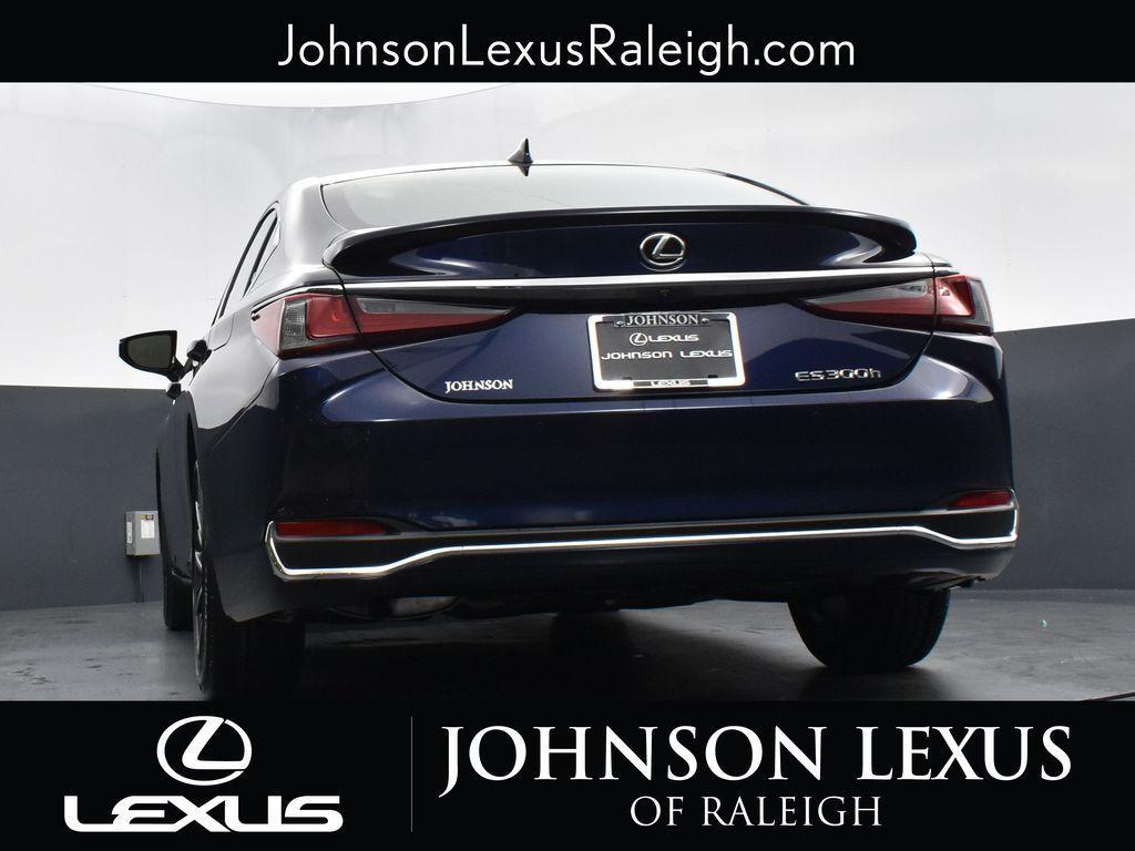 new 2025 Lexus ES 300h car, priced at $51,244