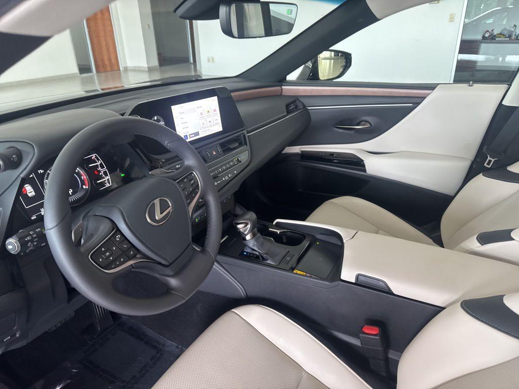 used 2025 Lexus ES 350 car, priced at $44,988