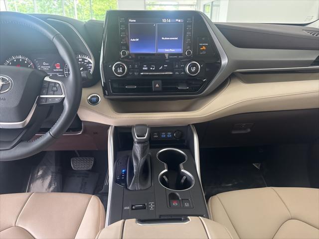 used 2022 Toyota Highlander car, priced at $37,388