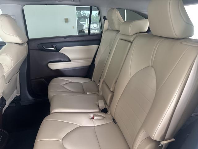 used 2022 Toyota Highlander car, priced at $37,388