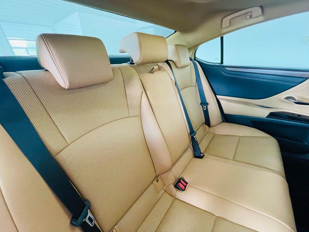 used 2022 Lexus ES 350 car, priced at $36,488
