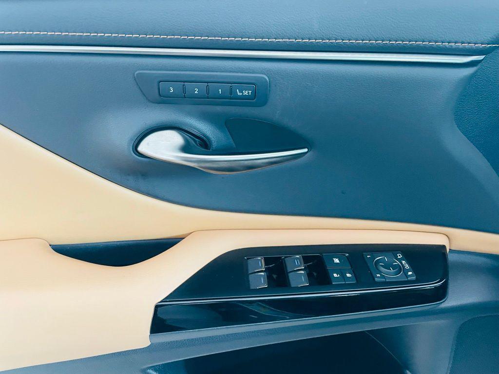 used 2022 Lexus ES 350 car, priced at $36,488