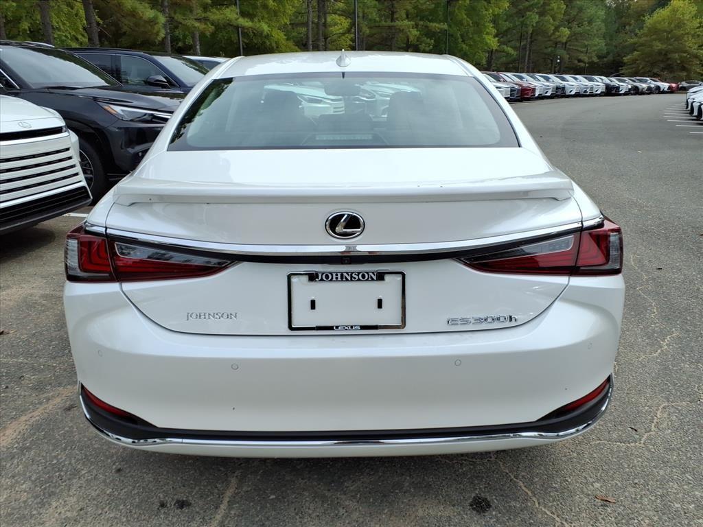 new 2025 Lexus ES 300h car, priced at $51,124