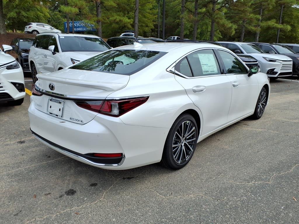 new 2025 Lexus ES 300h car, priced at $51,124