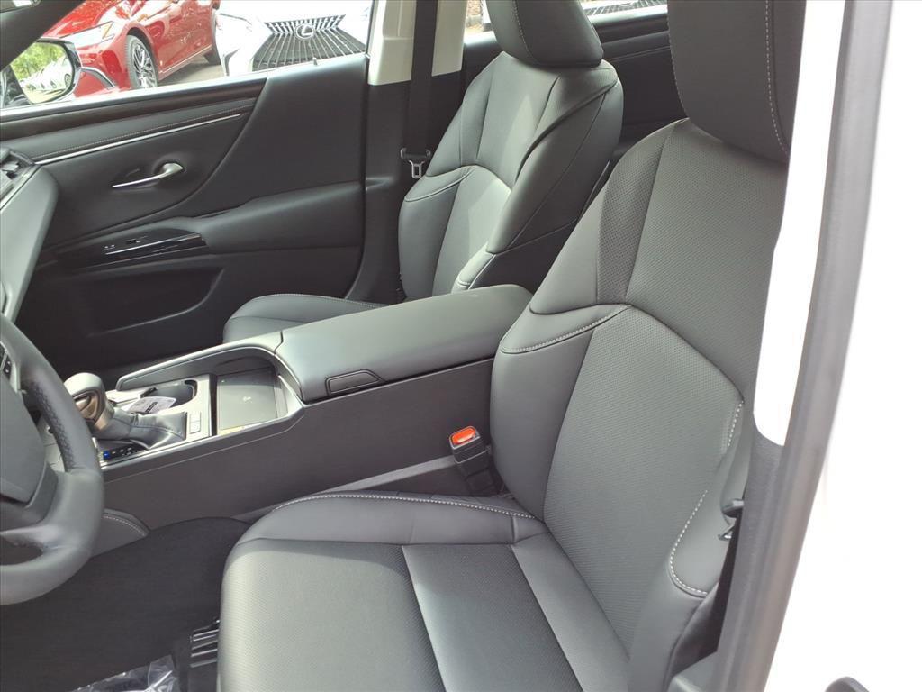 new 2025 Lexus ES 300h car, priced at $51,124