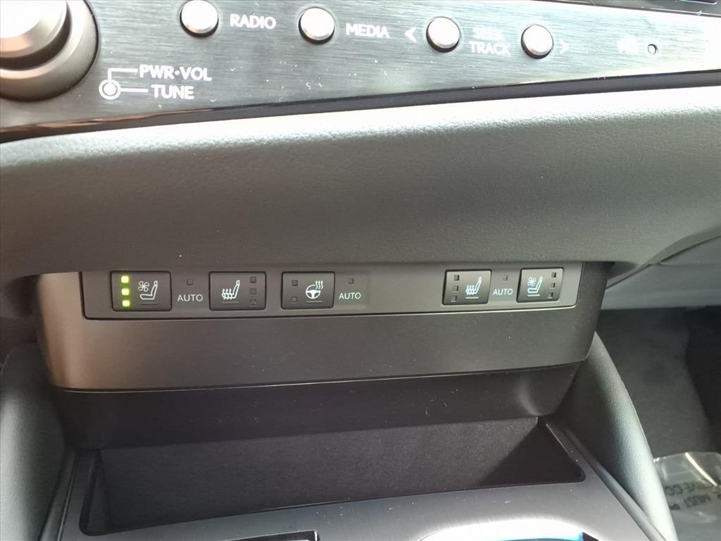 new 2025 Lexus ES 300h car, priced at $51,124
