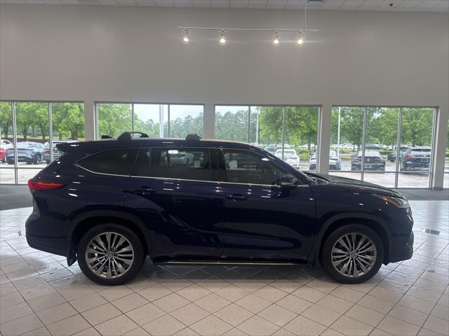 used 2022 Toyota Highlander car, priced at $38,488