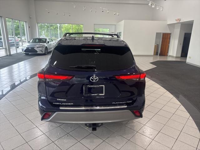 used 2022 Toyota Highlander car, priced at $38,488