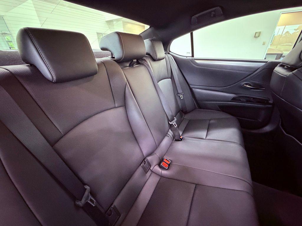 used 2023 Lexus ES 350 car, priced at $40,888