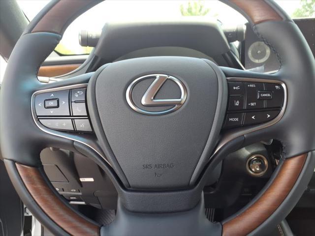 new 2025 Lexus ES 300h car, priced at $54,359