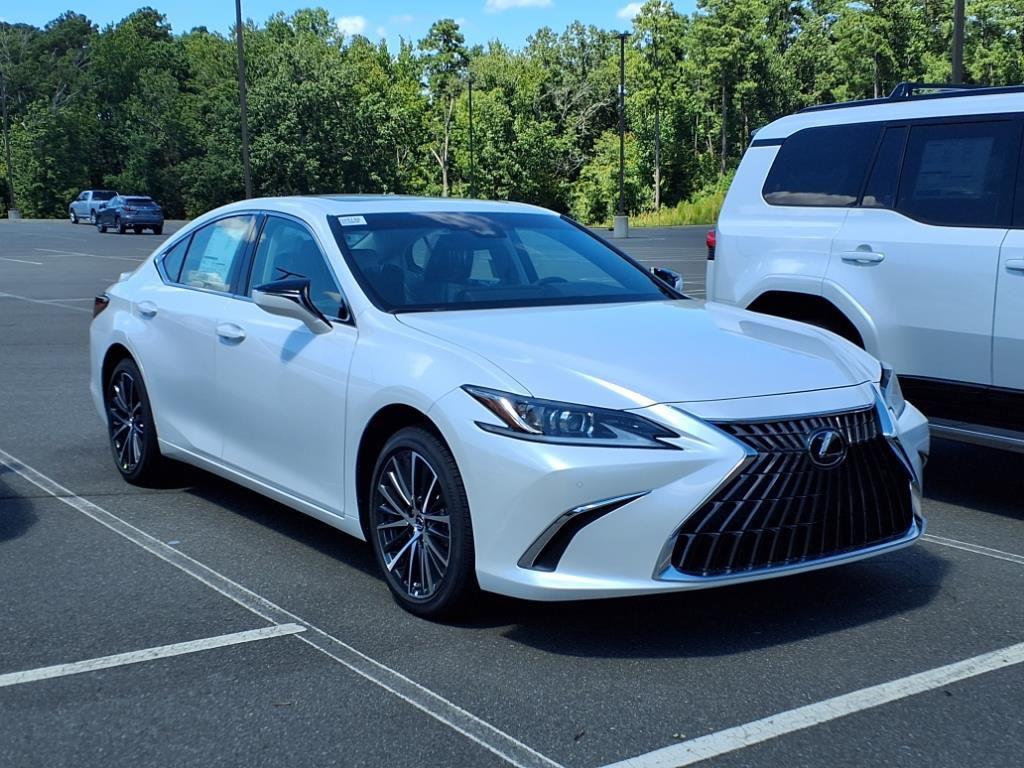 new 2025 Lexus ES 300h car, priced at $51,124