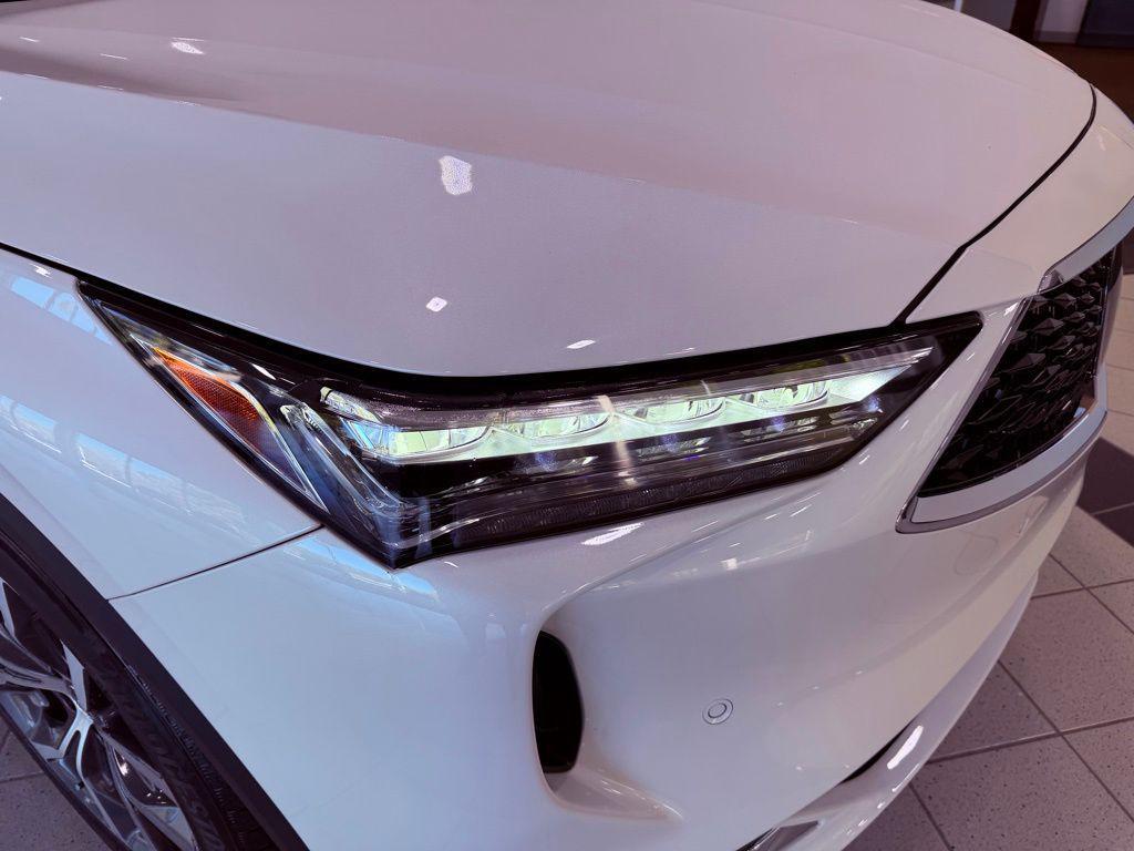 used 2023 Acura MDX car, priced at $44,888