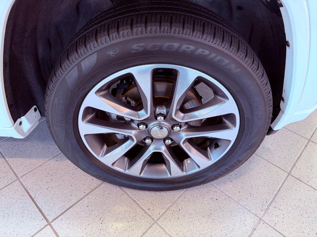 used 2017 Jeep Grand Cherokee car, priced at $14,488