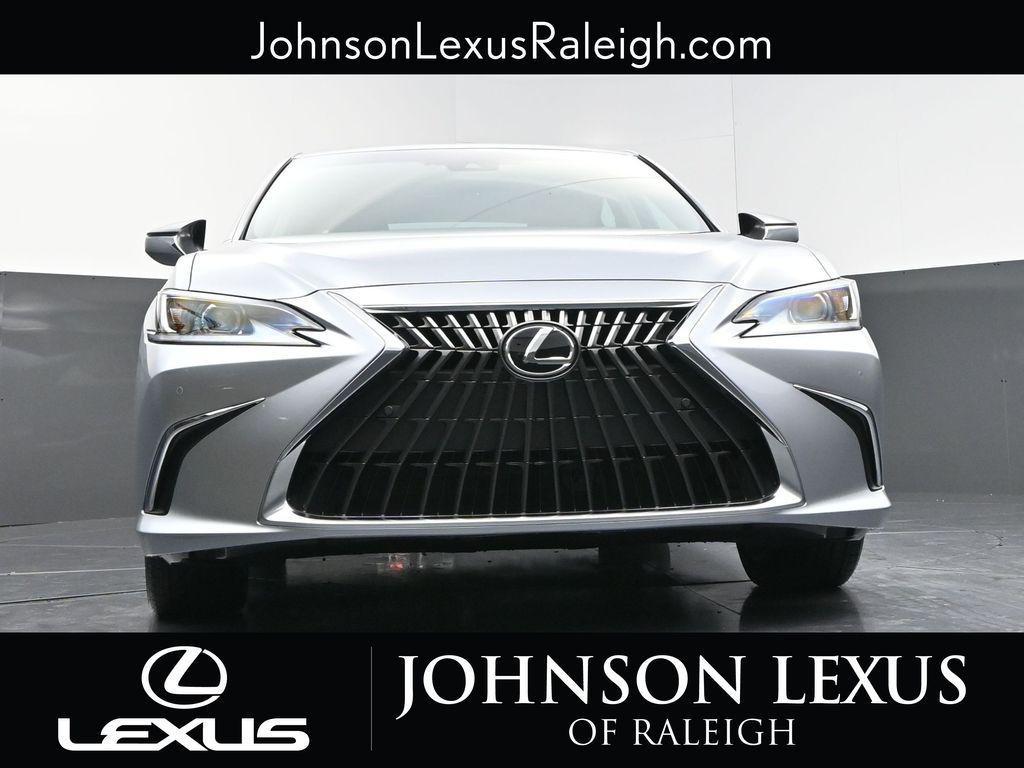 new 2025 Lexus ES 300h car, priced at $51,524