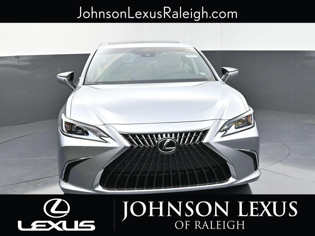 new 2025 Lexus ES 300h car, priced at $51,524