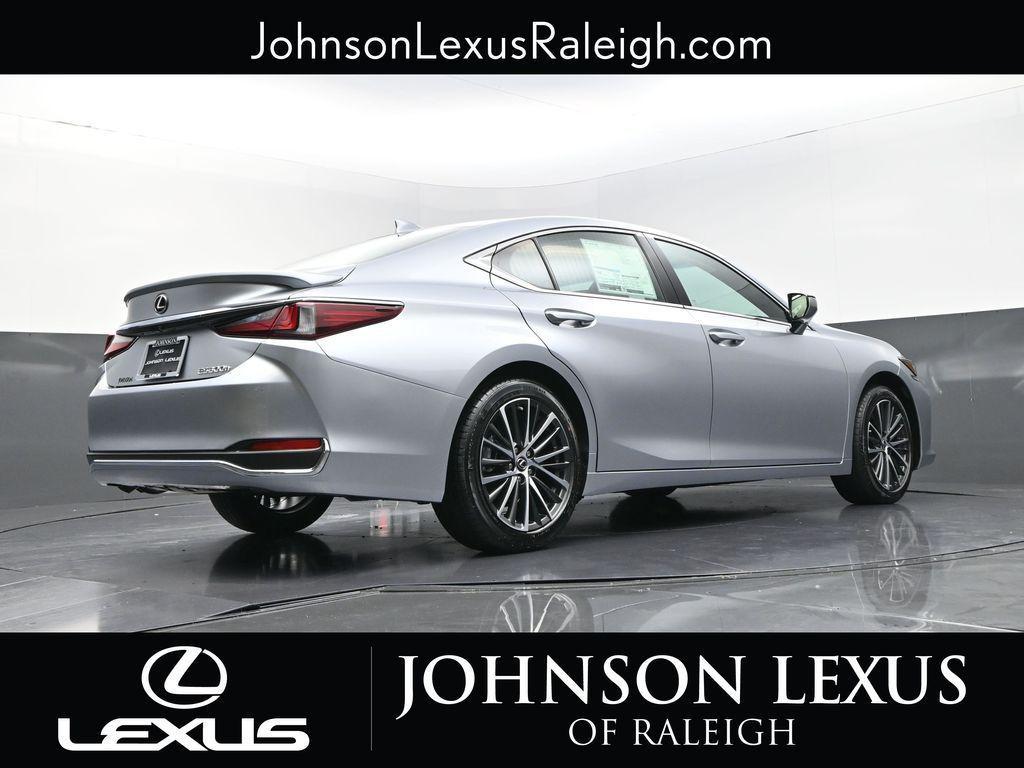 new 2025 Lexus ES 300h car, priced at $51,524