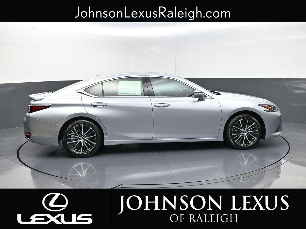 new 2025 Lexus ES 300h car, priced at $51,524