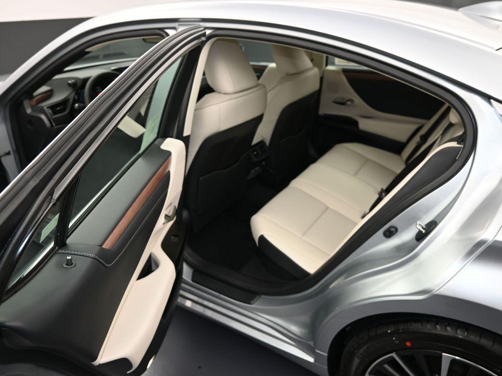 new 2025 Lexus ES 300h car, priced at $51,524