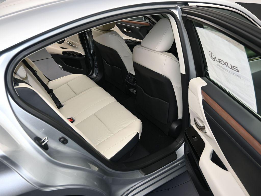 new 2025 Lexus ES 300h car, priced at $51,524