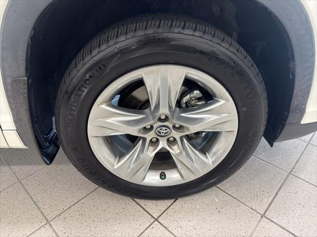 used 2019 Toyota Highlander Hybrid car, priced at $27,988