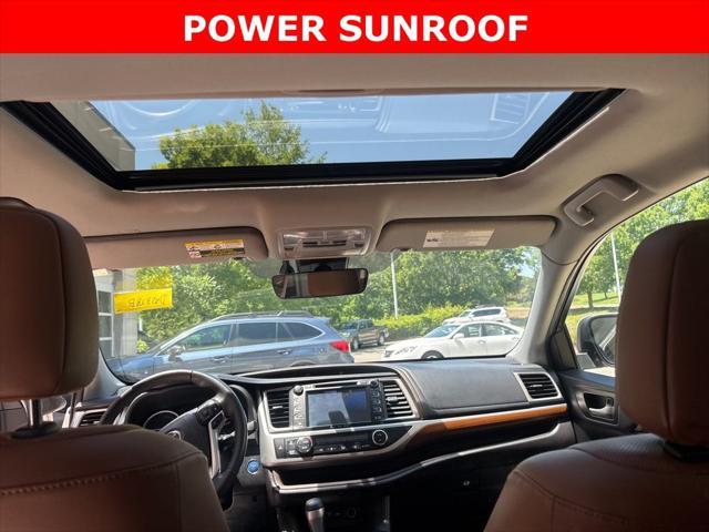 used 2019 Toyota Highlander Hybrid car, priced at $27,988