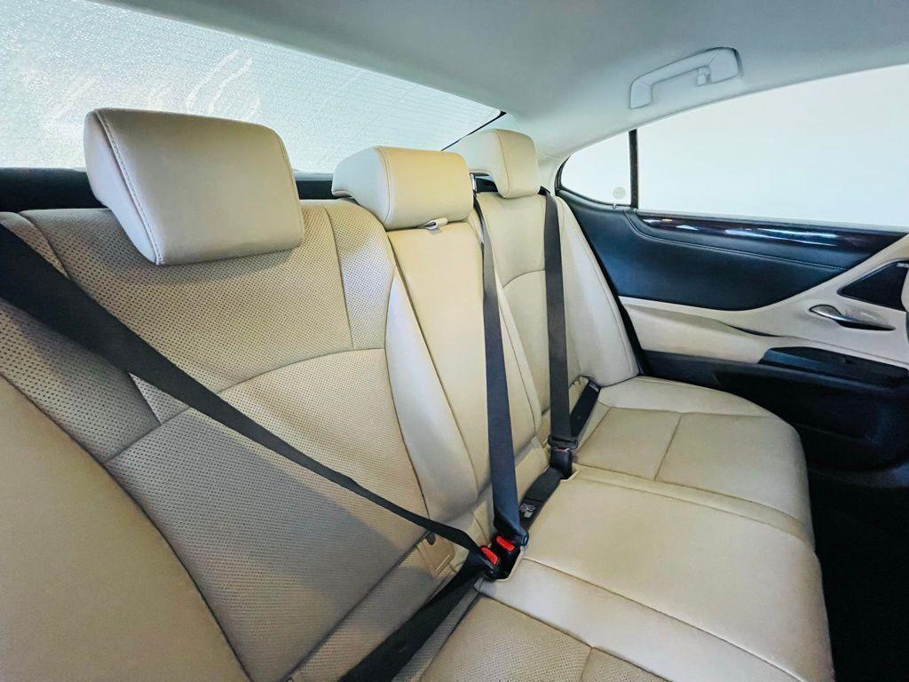 used 2021 Lexus ES 300h car, priced at $33,488