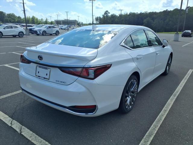 new 2025 Lexus ES 300h car, priced at $54,359