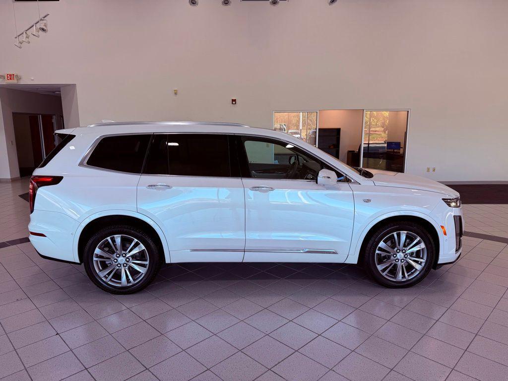 used 2023 Cadillac XT6 car, priced at $37,888
