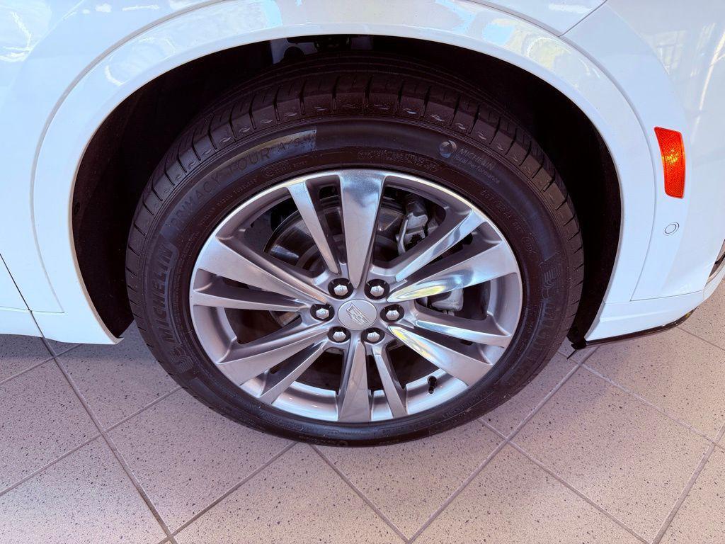 used 2023 Cadillac XT6 car, priced at $37,888