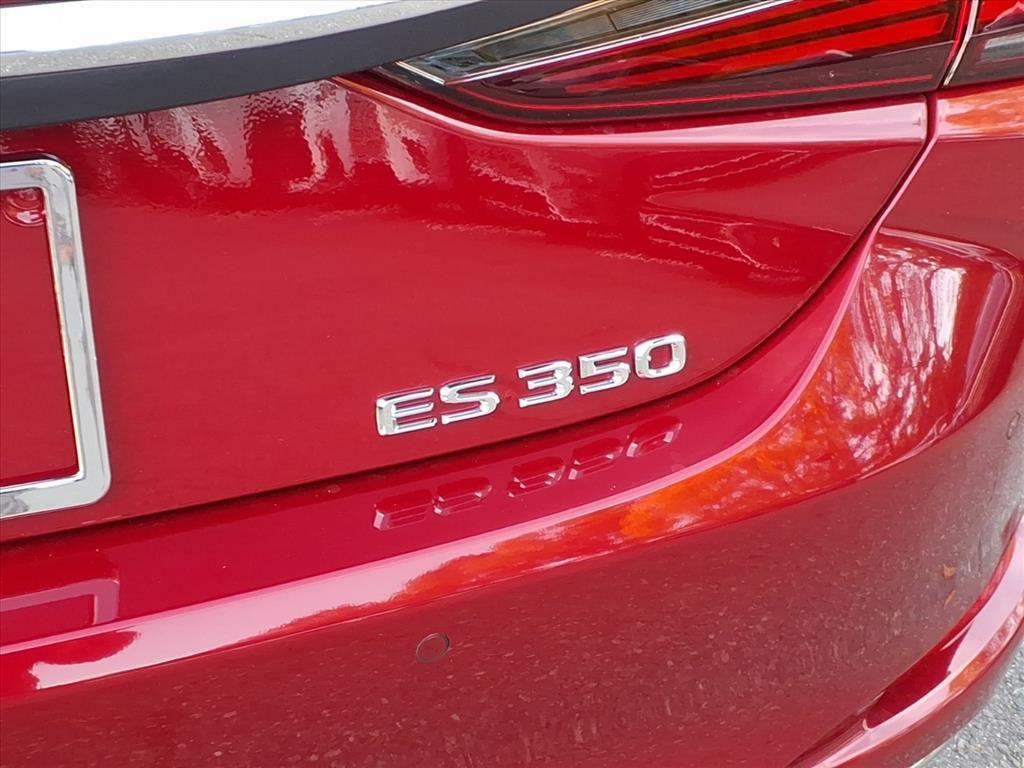 new 2025 Lexus ES 350 car, priced at $49,304