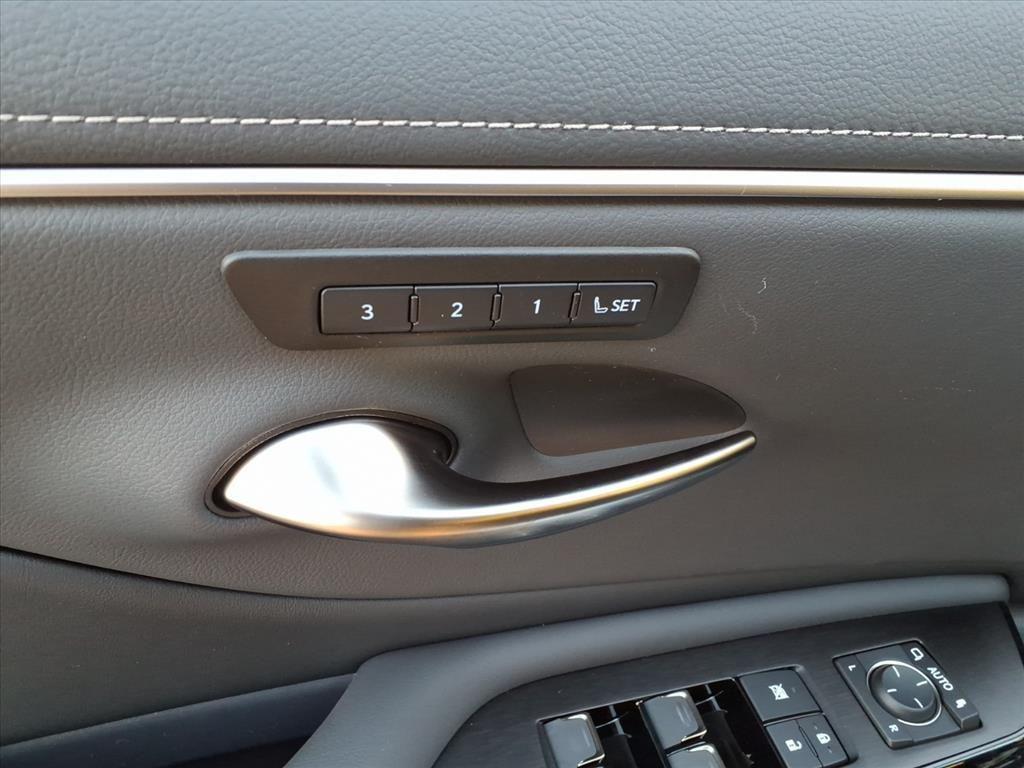 new 2025 Lexus ES 350 car, priced at $49,804