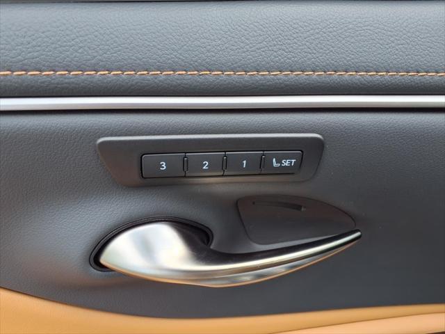 new 2025 Lexus ES 300h car, priced at $51,034