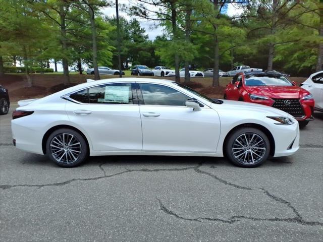 new 2025 Lexus ES 300h car, priced at $51,034