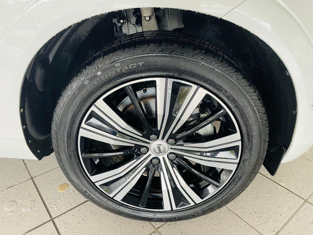 used 2022 Volvo XC60 car, priced at $31,888