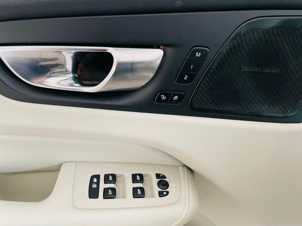 used 2022 Volvo XC60 car, priced at $31,888