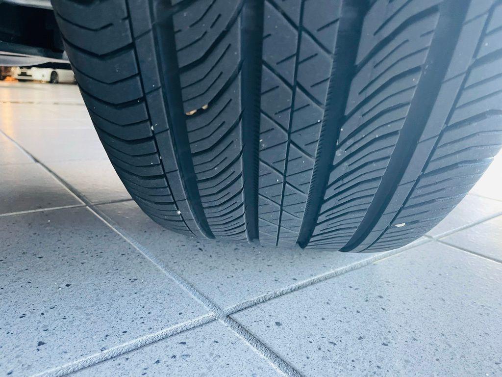 used 2025 Buick Envision car, priced at $40,888