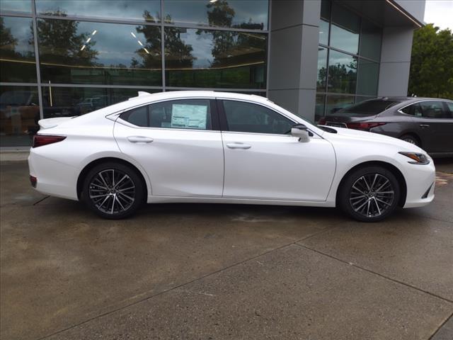 new 2025 Lexus ES 300h car, priced at $51,009