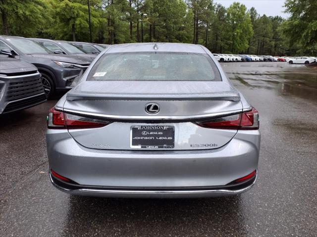 new 2025 Lexus ES 300h car, priced at $50,705
