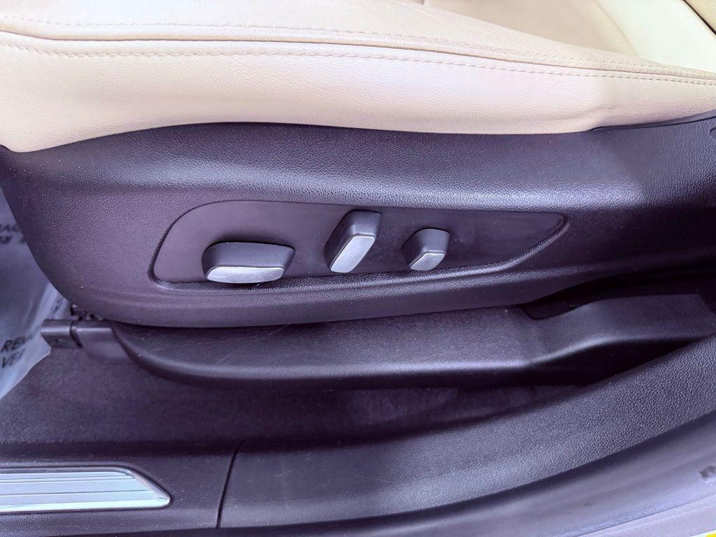 used 2019 Cadillac XT5 car, priced at $19,888