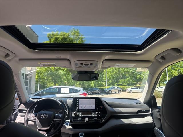 used 2022 Toyota Highlander Hybrid car, priced at $32,988