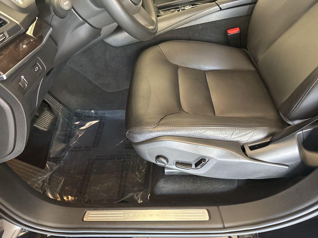 used 2019 Volvo XC90 car, priced at $17,988