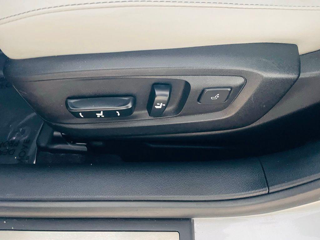 used 2014 Lexus ES 350 car, priced at $20,888