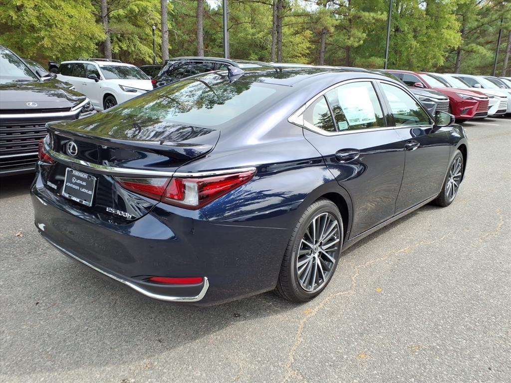 new 2025 Lexus ES 300h car, priced at $51,024