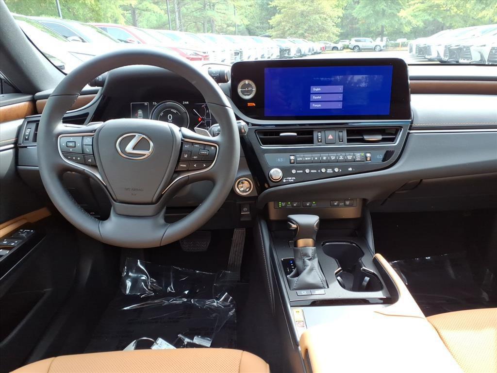 new 2025 Lexus ES 300h car, priced at $51,024