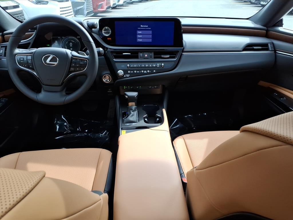 new 2025 Lexus ES 300h car, priced at $51,024