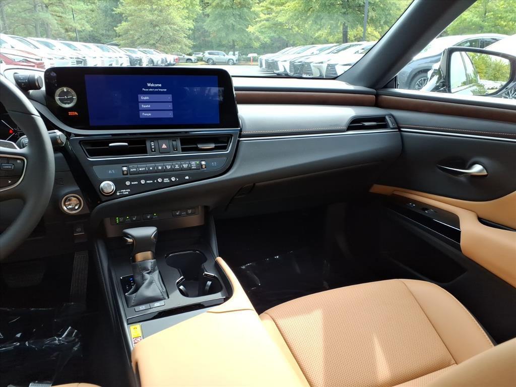 new 2025 Lexus ES 300h car, priced at $51,024