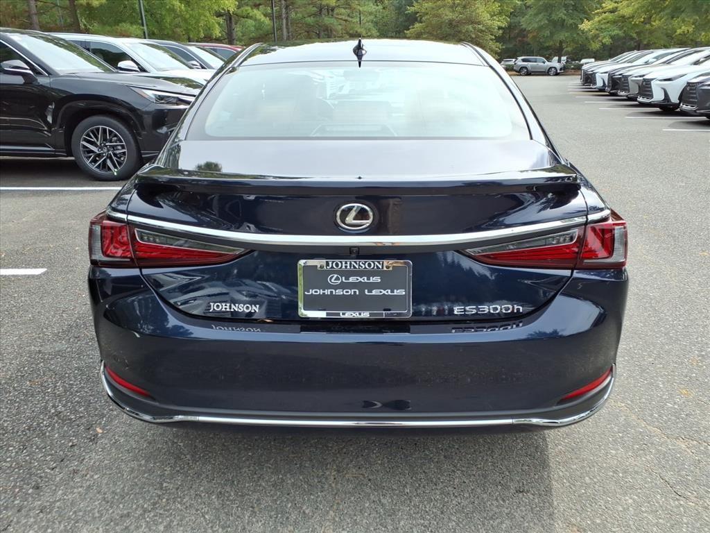 new 2025 Lexus ES 300h car, priced at $51,024