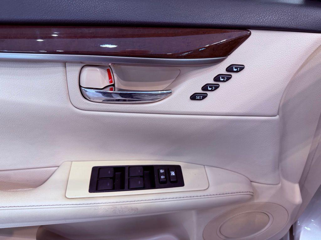 used 2014 Lexus ES 350 car, priced at $16,998