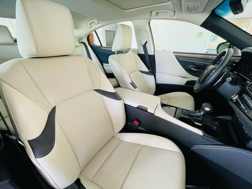 used 2025 Lexus ES 300h car, priced at $45,988